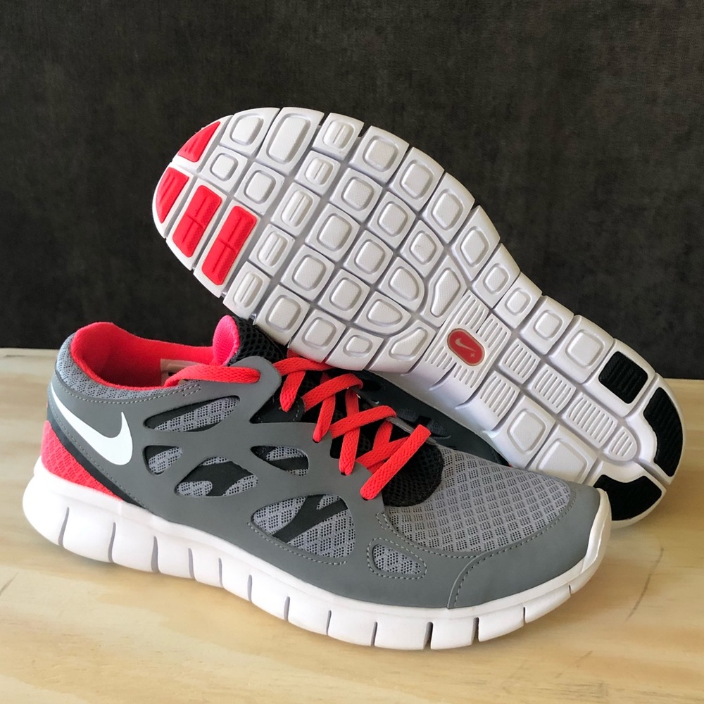 NWOT! Nike Free Run 2